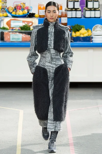 Look 60